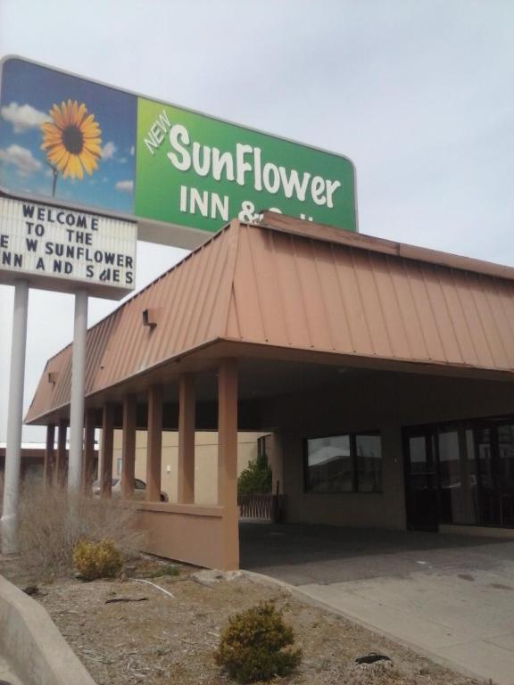 Sunflower Inn & Suites - Garden City Zewnętrze zdjęcie