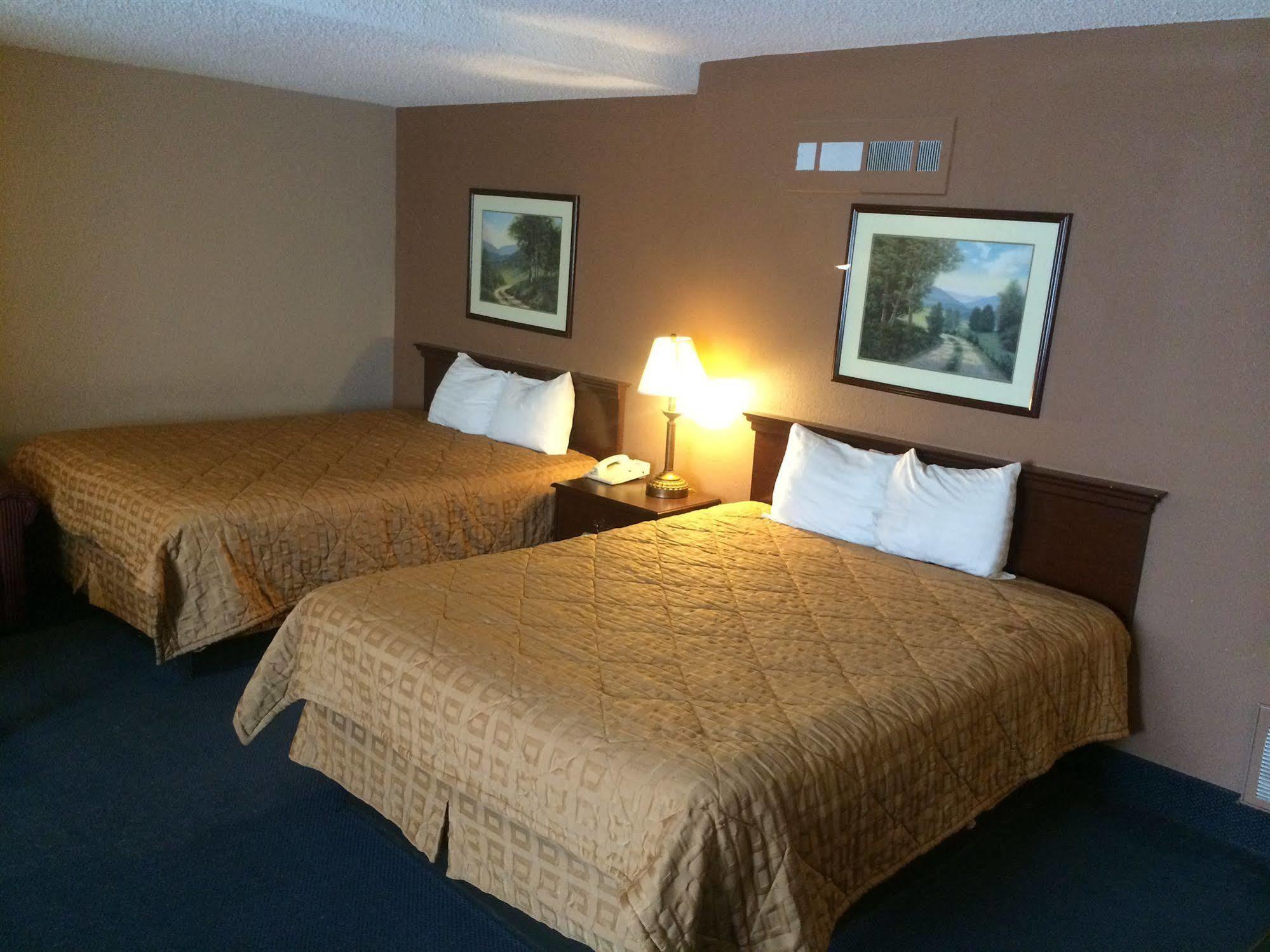 Sunflower Inn & Suites - Garden City Zewnętrze zdjęcie
